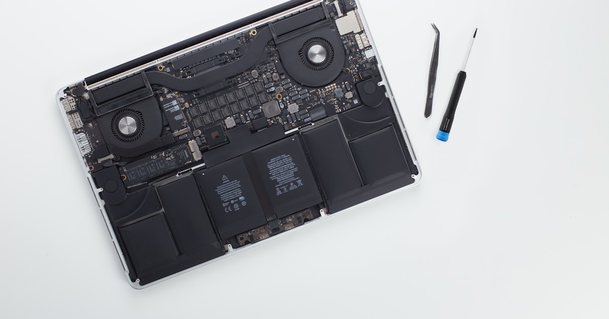 MacBook SSD və yaddaş təmiri